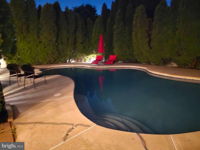 12 WENDOVER RD, East Windsor Twp, NJ 08520
