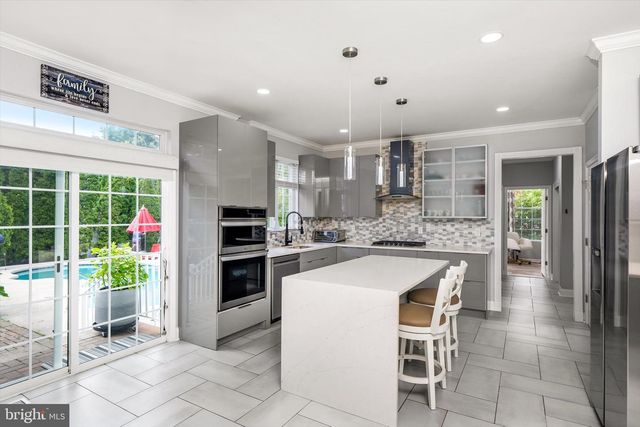 12 WENDOVER RD, East Windsor Twp, NJ 08520
