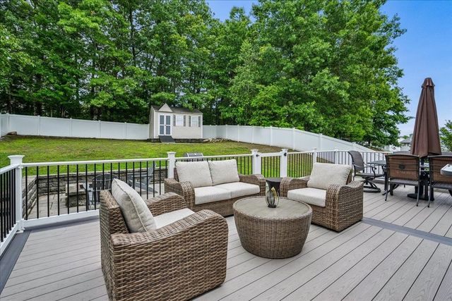 325 Wellington Hill Road, Manchester, NH 03104