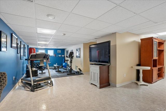 325 Wellington Hill Road, Manchester, NH 03104