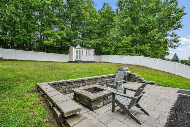 325 Wellington Hill Road, Manchester, NH 03104