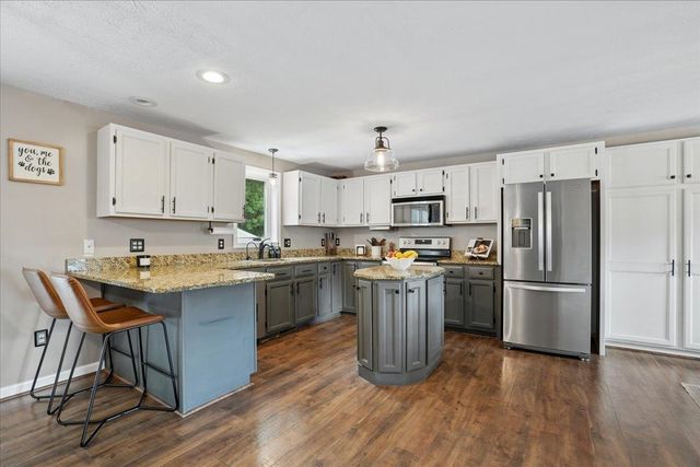 325 Wellington Hill Road, Manchester, NH 03104