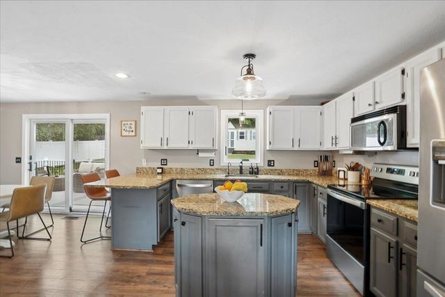 325 Wellington Hill Road, Manchester, NH 03104