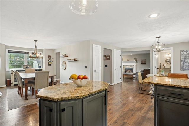 325 Wellington Hill Road, Manchester, NH 03104