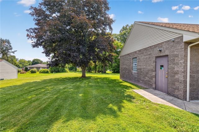 1424 Jackson Ave, New Castle, PA 16101
