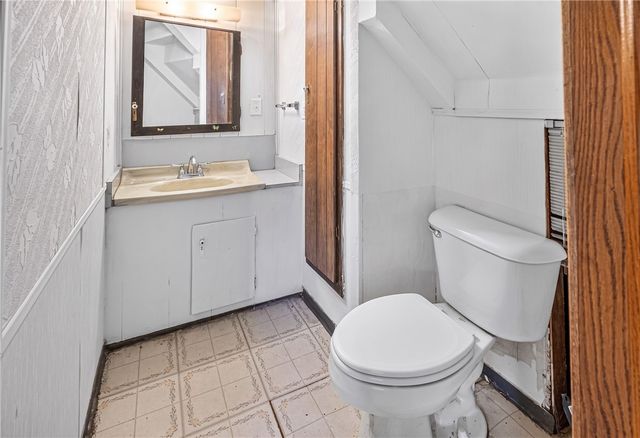 1424 Jackson Ave, New Castle, PA 16101