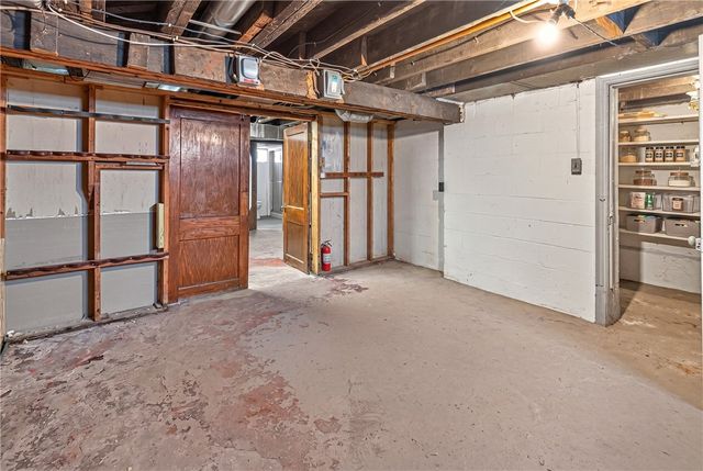 1424 Jackson Ave, New Castle, PA 16101