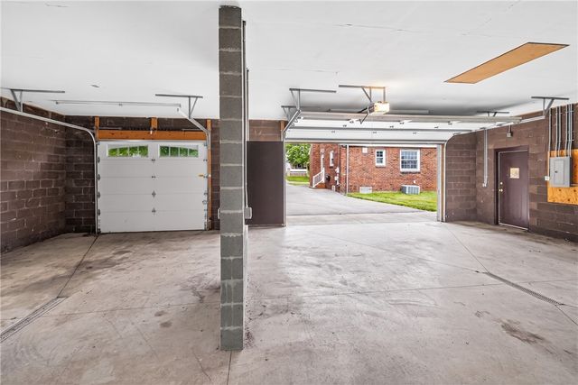1424 Jackson Ave, New Castle, PA 16101