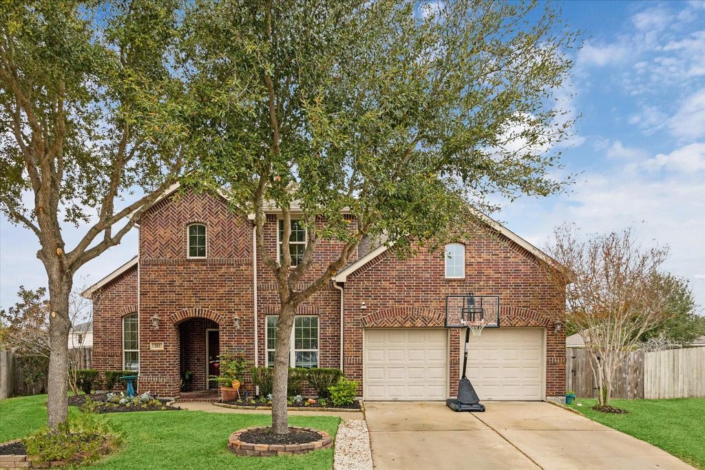 203 Bent Ray Court, Rosenberg, TX 77469