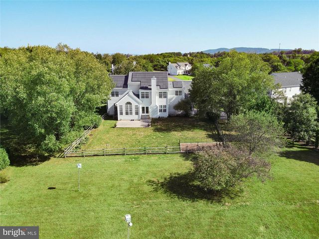 40941 SYCAMORE CREEK LN, Lovettsville, VA 20180