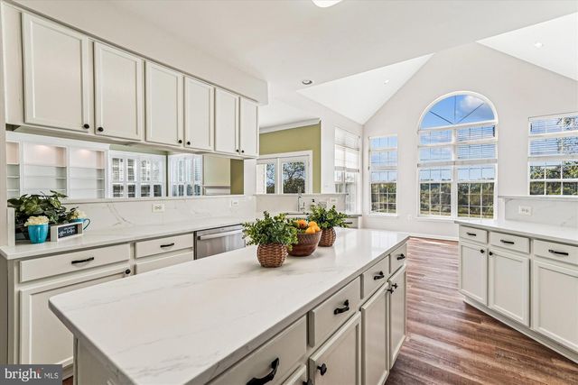 40941 SYCAMORE CREEK LN, Lovettsville, VA 20180