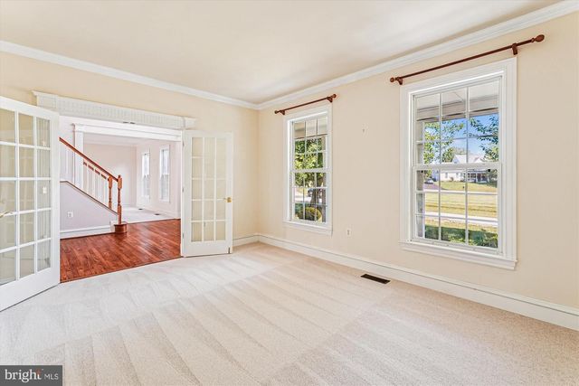 40941 SYCAMORE CREEK LN, Lovettsville, VA 20180