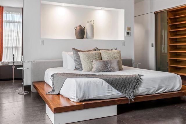 1606 S Bayshore Dr, Miami, FL 33133