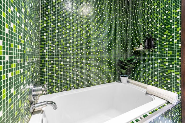 1606 S Bayshore Dr, Miami, FL 33133