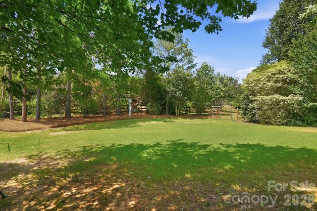 8120 Madrigal Court, Waxhaw, NC 28173