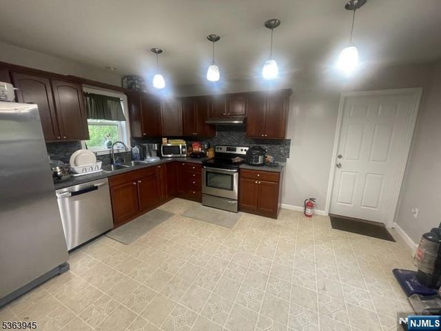 42 Riverlawn Drive, Wayne, NJ 07470
