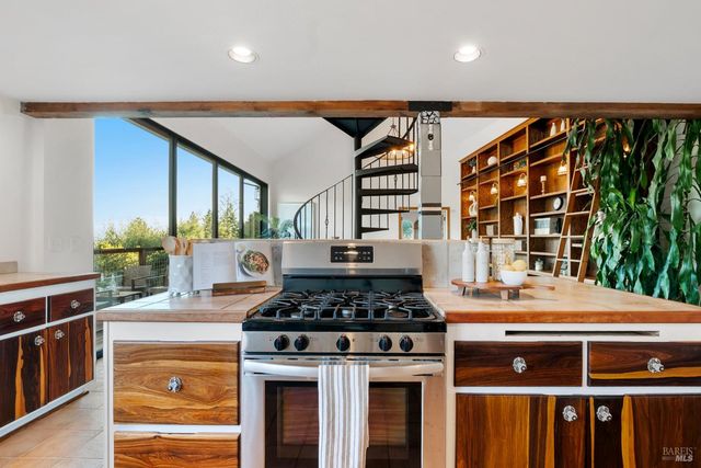 12303 Margie Ln, Glen Ellen, CA 95442