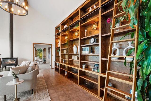 12303 Margie Ln, Glen Ellen, CA 95442