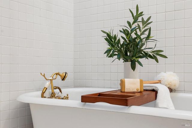 12303 Margie Ln, Glen Ellen, CA 95442