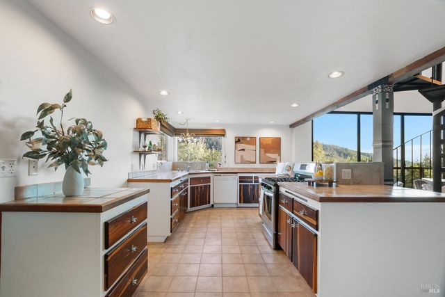 12303 Margie Ln, Glen Ellen, CA 95442