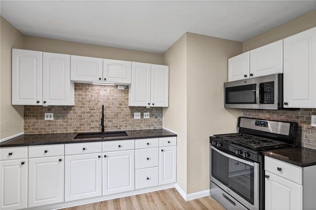 7504 E 49th Street, Kansas City, MO 64129