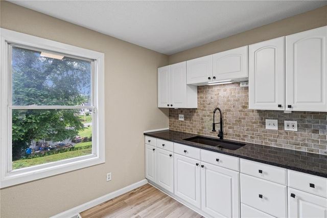 7504 E 49th Street, Kansas City, MO 64129
