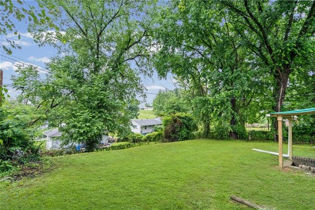 7504 E 49th Street, Kansas City, MO 64129