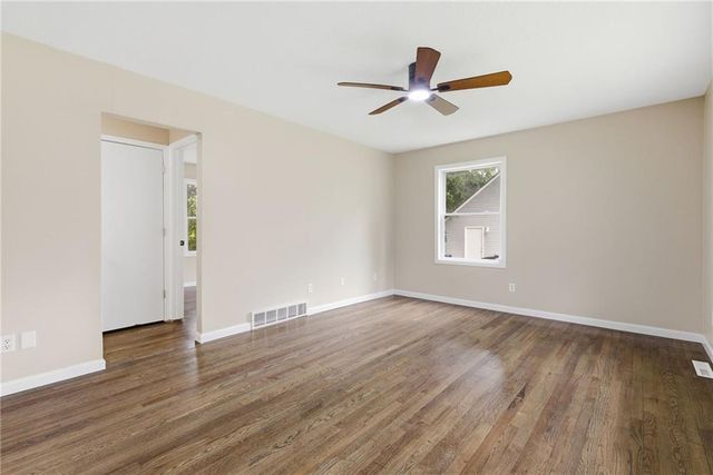 7504 E 49th Street, Kansas City, MO 64129