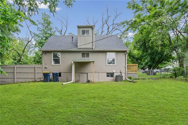 7504 E 49th Street, Kansas City, MO 64129