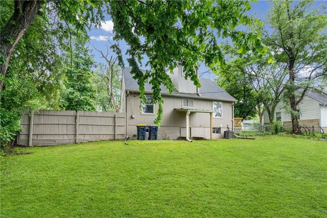 7504 E 49th Street, Kansas City, MO 64129