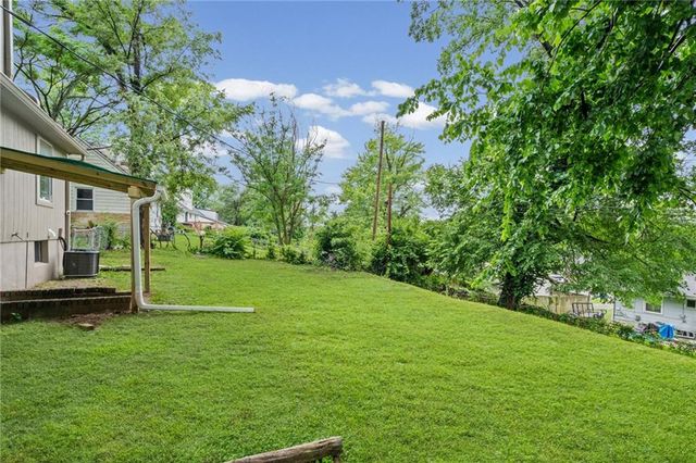 7504 E 49th Street, Kansas City, MO 64129