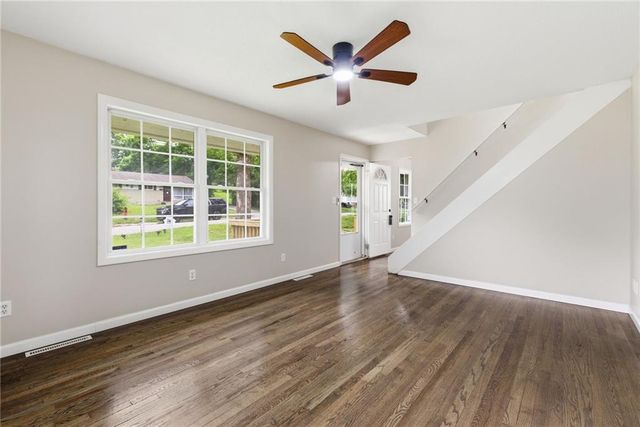 7504 E 49th Street, Kansas City, MO 64129