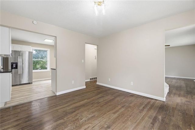 7504 E 49th Street, Kansas City, MO 64129