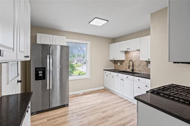 7504 E 49th Street, Kansas City, MO 64129
