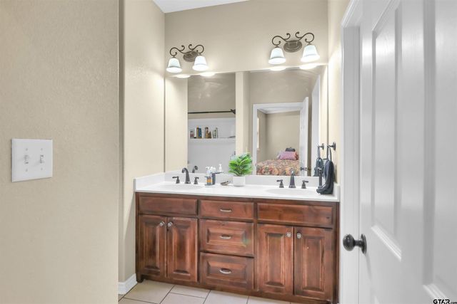 112 Letha Ct, Tyler, TX 75702