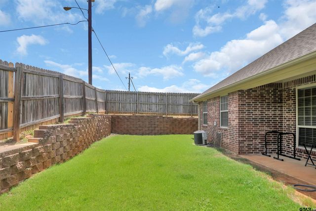 112 Letha Ct, Tyler, TX 75702