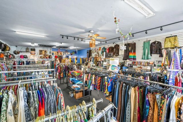 4975 Newport Ave., San Diego, CA 92107