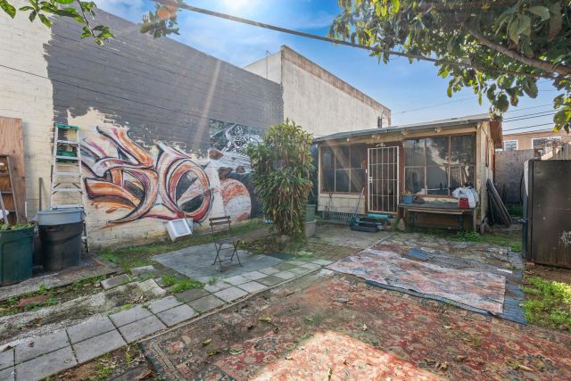 4975 Newport Ave., San Diego, CA 92107