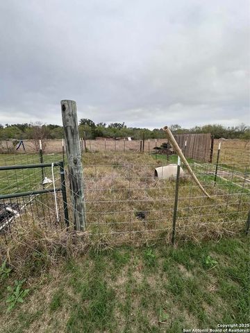370 County Road 347, Hondo, TX 78861