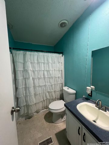 370 County Road 347, Hondo, TX 78861