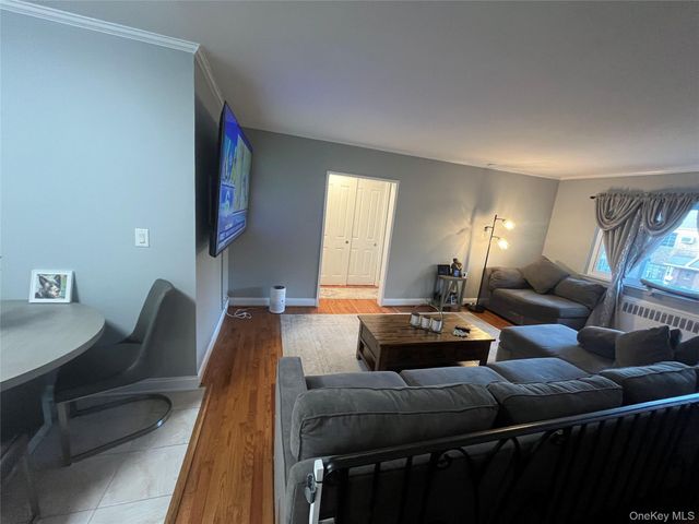 19811 Dunton Avenue 2A, Hollis, NY 11423