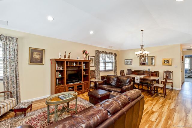 1204 Aerie Way 1204, East Quogue, NY 11942