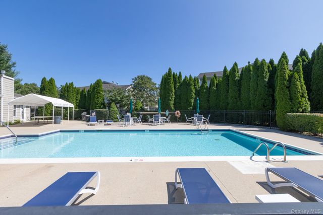 1204 Aerie Way 1204, East Quogue, NY 11942