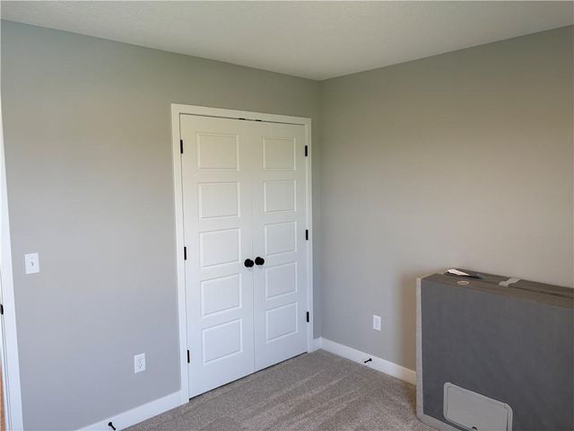8705 SW Edgewater Drive, Blue Springs, MO 64064
