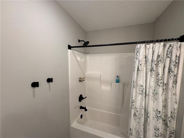 8705 SW Edgewater Drive, Blue Springs, MO 64064