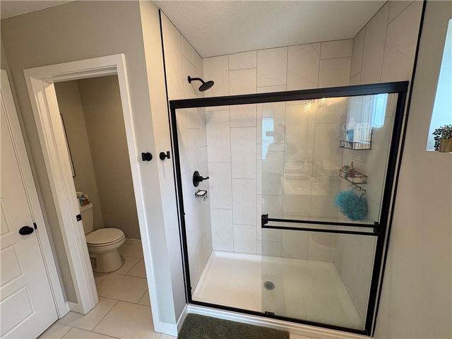8705 SW Edgewater Drive, Blue Springs, MO 64064