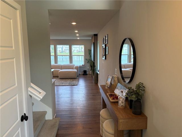 8705 SW Edgewater Drive, Blue Springs, MO 64064