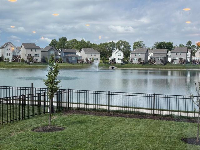 8705 SW Edgewater Drive, Blue Springs, MO 64064