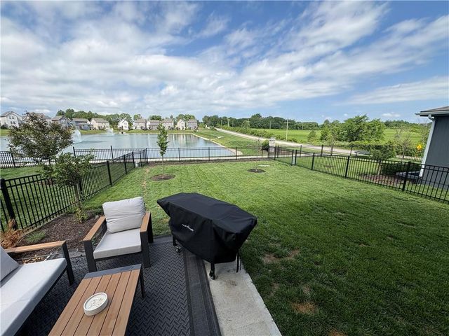 8705 SW Edgewater Drive, Blue Springs, MO 64064