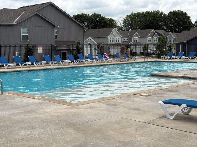 8705 SW Edgewater Drive, Blue Springs, MO 64064